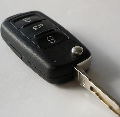 松下纽扣电池助力于汽车远程遥控车钥匙电源供电